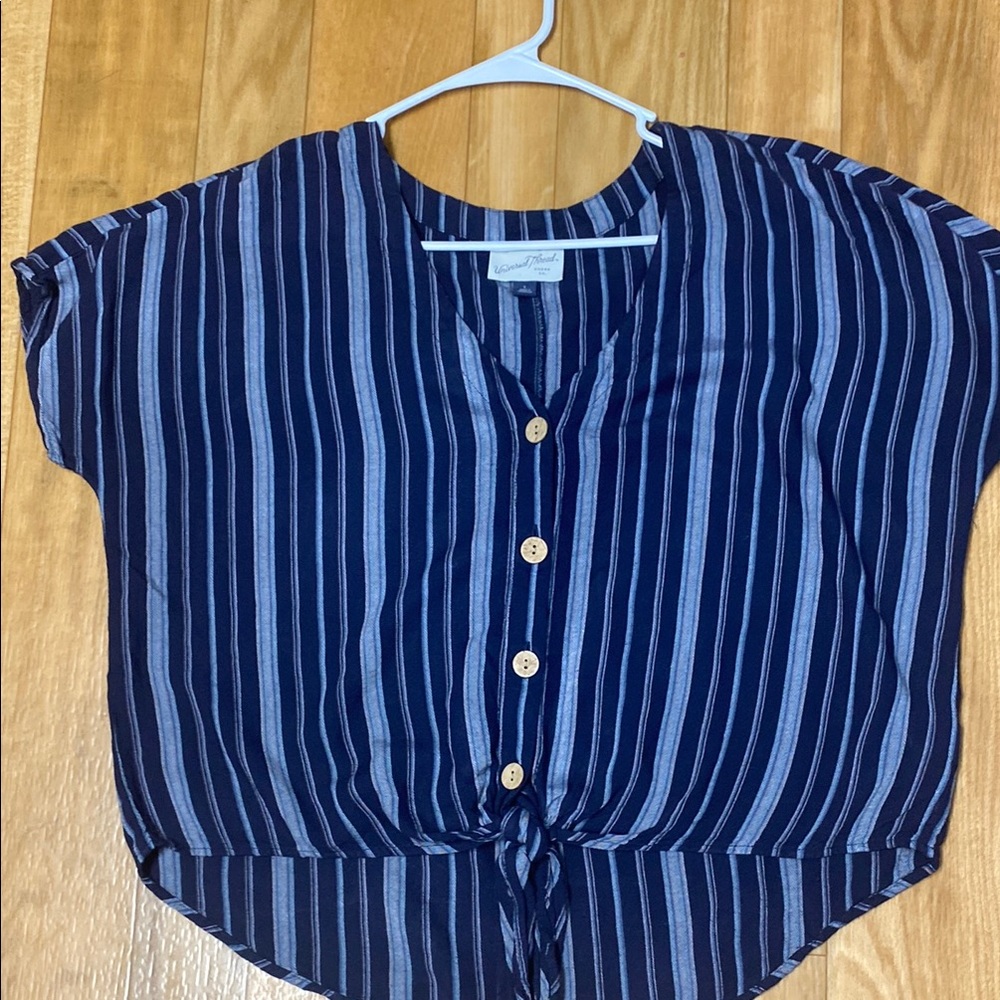 Universal Thread Blue Short Sleeve Button Down Shirt